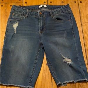 Kensie Bermuda Capri shorts